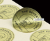 Impresión de etiquetas adhesivas troqueladas con lámina de oro de 24k cepillada para empaquetar logotipo personalizado
